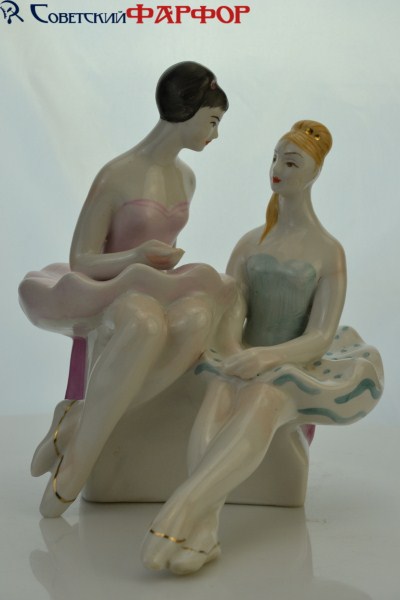 Балерины на пуфе, Киев, фарфор СССР, статуэтка
