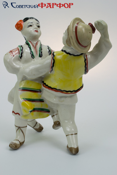 Танцующие дети - фарфор - гуцулы