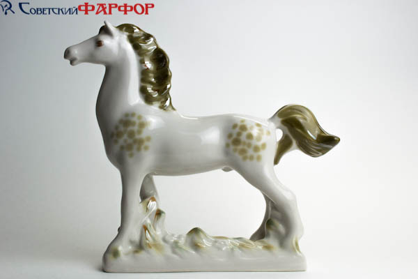 Лошадка, конь златогривый. Полонне, фарфоровая статуэтка.