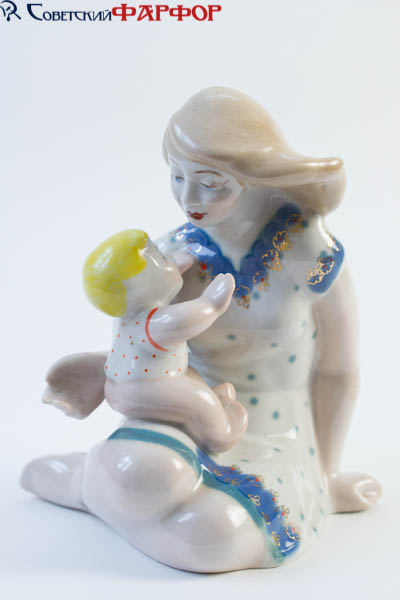 Мать с ребенком - фарфоровая статуэтка - Полонский завод